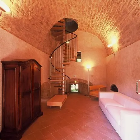 Il Paese Del Garbo Diffuso *